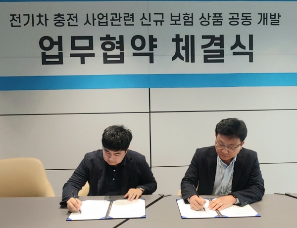 오픈플랜 이광현 대표(왼쪽), 파킹클라우드 염창열 부사장 (사진제공=오픈플랜)