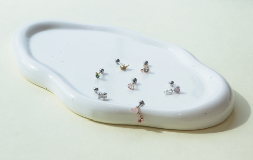 디유아모르 '써지컬 피어싱' 라인 신규 론칭