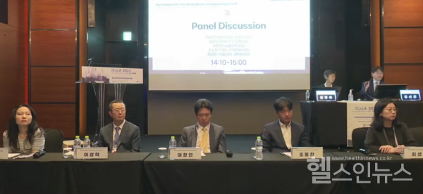 (오른쪽부터)서울의대내분비내과최성희교수,SBS조동찬의학전문기자,서울행복내과이창현원장,연세대의대심장내과이상학교수,보건복지부건강증진과박지민사무관