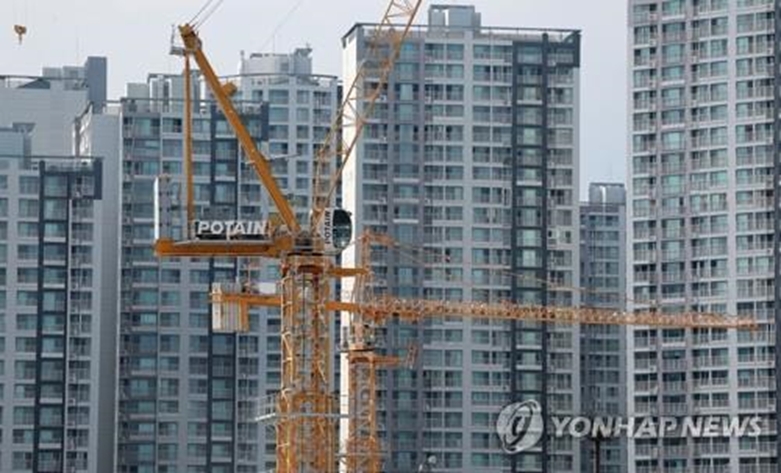건설 중인 아파트 단지(사진=연합)