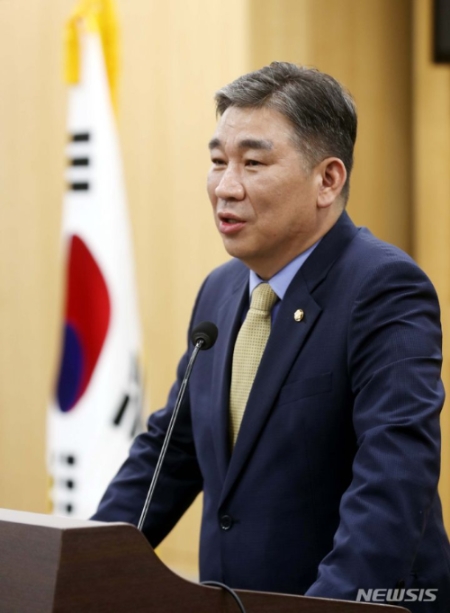 상공인연합회 중앙회장 출신 제21대 비례대표 최승재 국민의힘 국회의원은 오는 20일 서울시 마포구에 위치한 승행빌딩 5층에서 국회의원 사무소 개소식을 개최한다고 19일 밝혔다. 사진은 지난 14일 오후 서울 여의도 국회 의원회관 세미나실에서 열린 주유소 카드수수료 인하 및 제도개선 방안 토론회에서 최승재 국민의힘 의원이 인사말을 하고 있다. (사진 = 뉴시스)