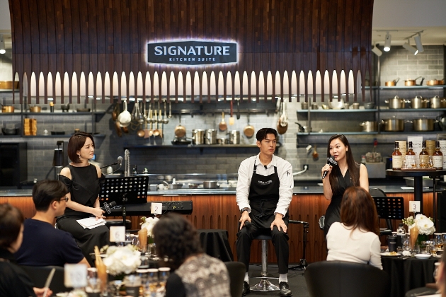 LG전자가 초(超)프리미엄 빌트인 가전 브랜드 ‘시그니처 키친 스위트(SIGNATURE KITCHEN SUITE)’의 차별화된 가치를 알리는 고객 초청 행사를 열었다.