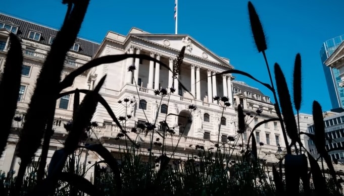 (상보) 영란은행 기준금리 5.25%로 동결...추가 인상 시사