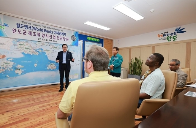 해조류 양식산업 현장 방문 / 사진=완도군 제공