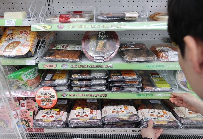 고물가에 뜨는 편의점 간편식 구독 서비스 / 연합뉴스