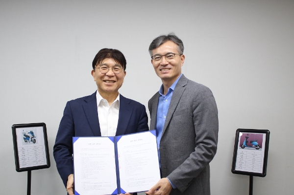 세븐모빌리티 송영봉 대표, 디그니티인베스트먼트 김용집 대표(오른족)