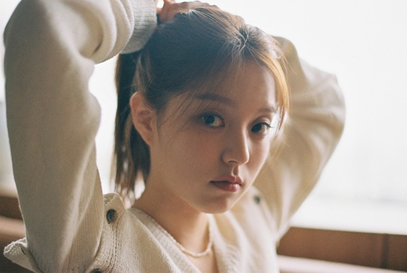 로시, 싱글 'Something Casual' 첫 티저 이미지 공개…'로블리' 매력 예고