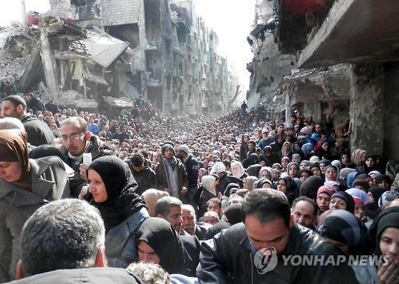 시리아 내전 격화와 맞물린 2015년 유럽 난민사태(사진=연합)