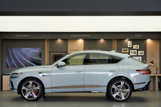 '제네시스 브랜드 존' 부스에 전시된 'GV80 쿠페(Coupe)' 차량 / 사진=제네시스 제공