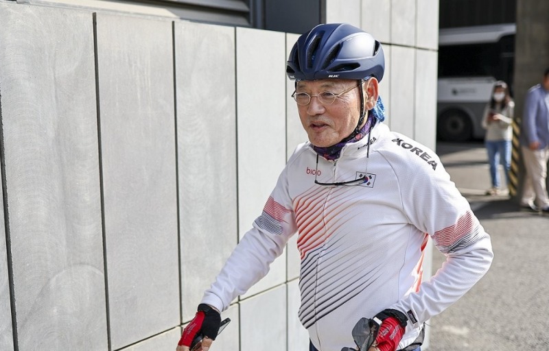 4일 출근하는 유인촌 문체부 장관 후보자(서울=연합뉴스)