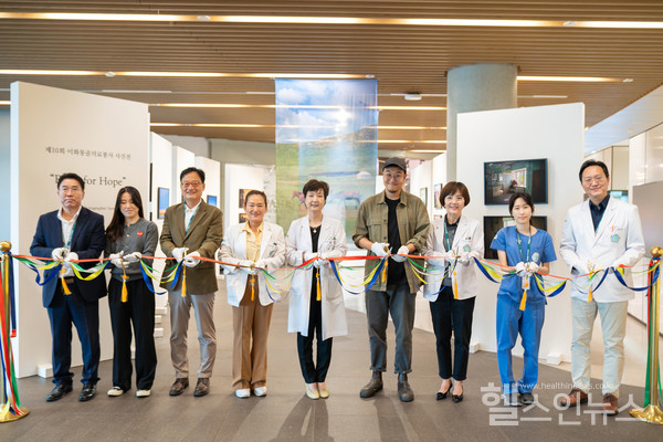 지난4일이대서울병원1층로비에서열린제10회이화몽골의료봉사사진전개막식