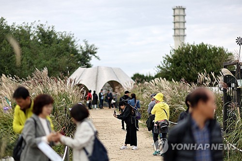 선선한 날씨, 여유로운 주말(사진=연합)