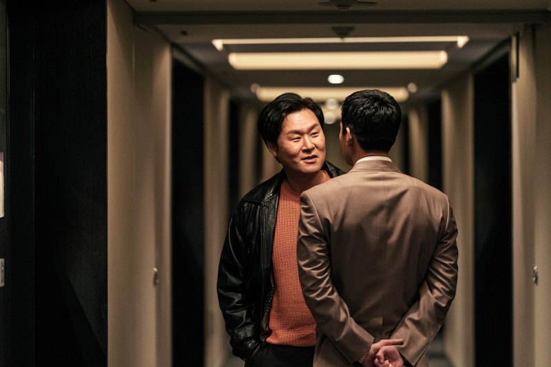 ‘최악의 악’ 윤경호, 강력계 형사로 완벽 변신…지창욱과 대치로 ‘긴장감 UP’