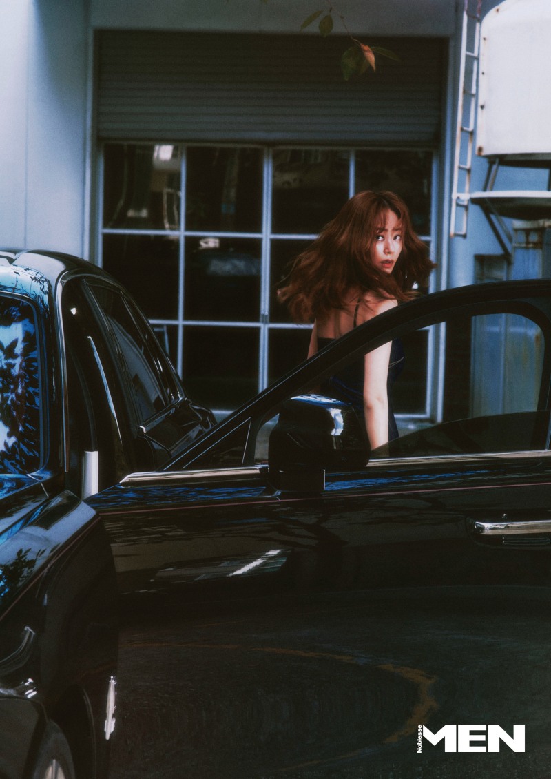 김효진, 독보적인 아우라 담긴 화보 공개…‘시크+도도’