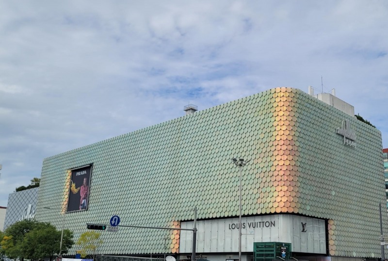 라라앤모어(LALA&MORE), 압구정 갤러리아서 입점 판매 진행