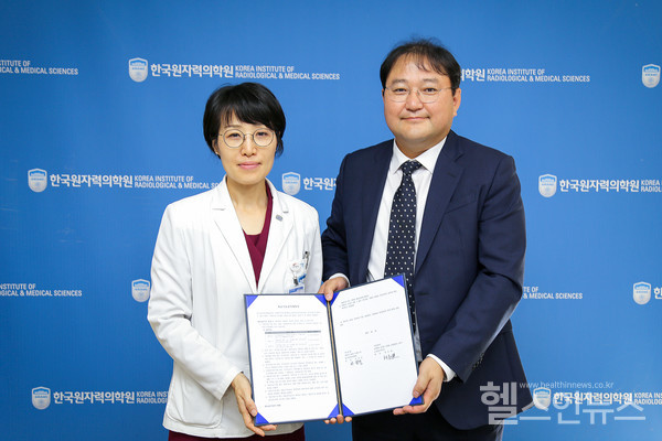 (왼쪽부터)한국원자력의학원이진경원장,애거슨바이오서승열대표