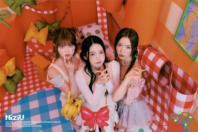 NiziU, 하이틴 키치 매력 품은 한국 데뷔 싱글 'Press Play' 유닛 포토 선봬