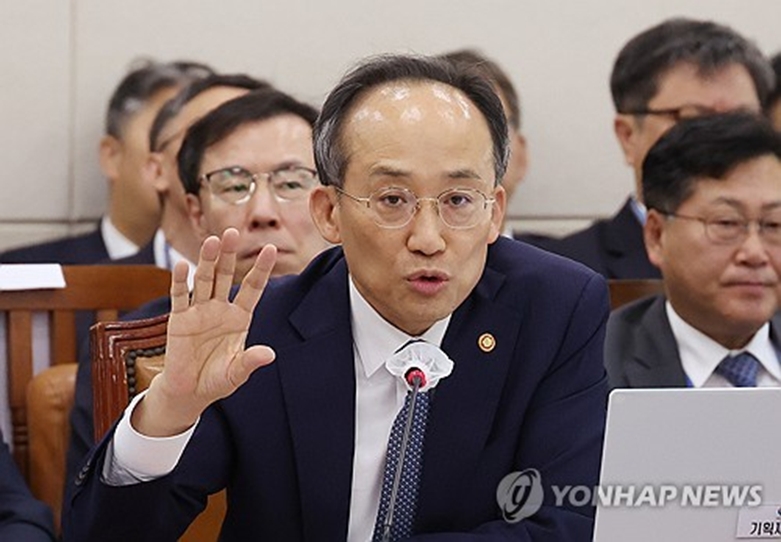 답변하는 추경호 경제부총리(사진=연합)