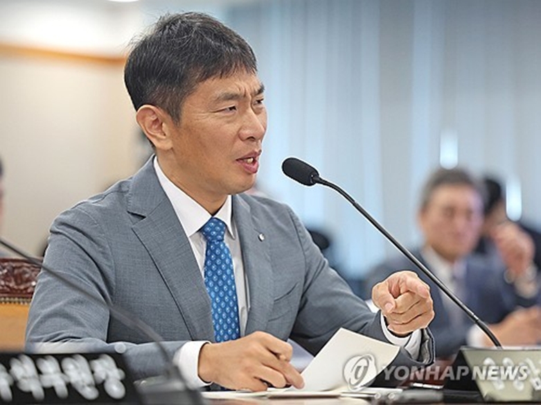 질의 답변하는 이복현 원장(사진=연합)