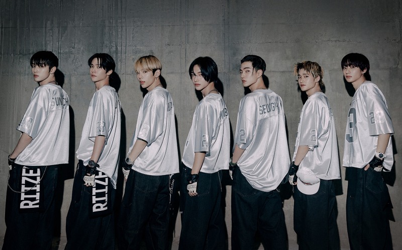 라이즈 신곡 ‘Talk Saxy’ 떴다…‘전 세계 사로잡은 색소폰 리프+파워풀 퍼포먼스’