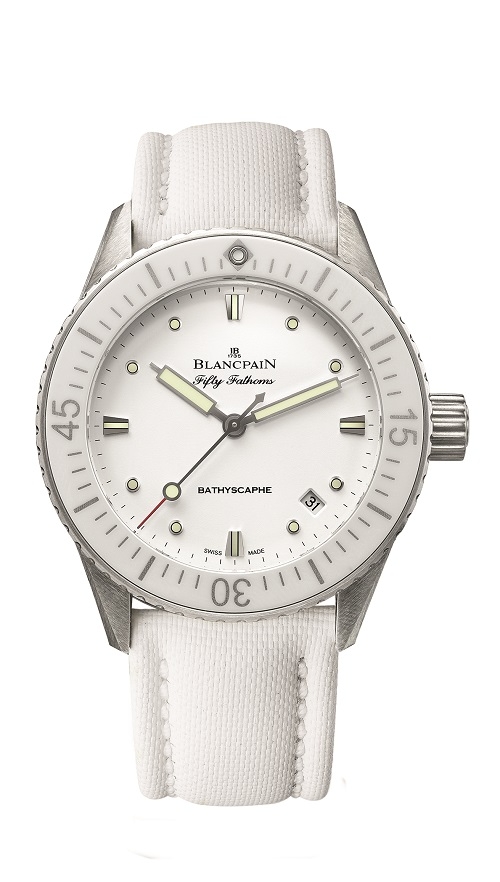 배우 전여빈이 착용한 블랑팡 피프티 패덤즈 바티스카프(Fifty Fathoms Bathyscaphe) 여성용 모델