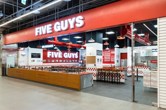 미국 버거 파이브가이즈 더 현대, 노트디자인 시공 맡아