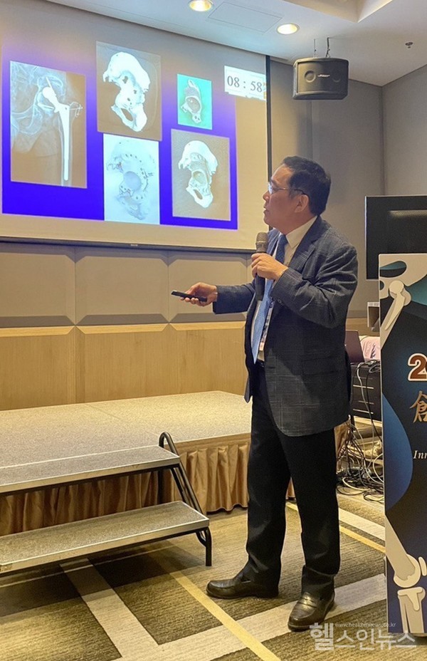 윤택림교수가제84차대만정형외과학회에서강연하고있다.