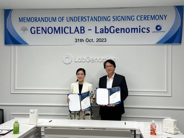 (왼쪽부터)폰와니트샤론푸타쿤지노믹랩대표,김정주랩지노믹스대표(랩지노믹스제공)