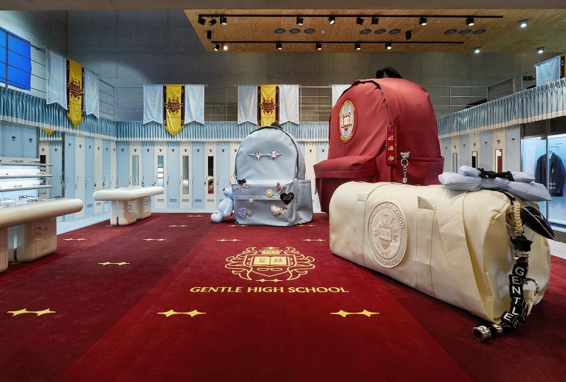 젠틀몬스터, 고등학교 컨셉의 새로운 팝업 공개