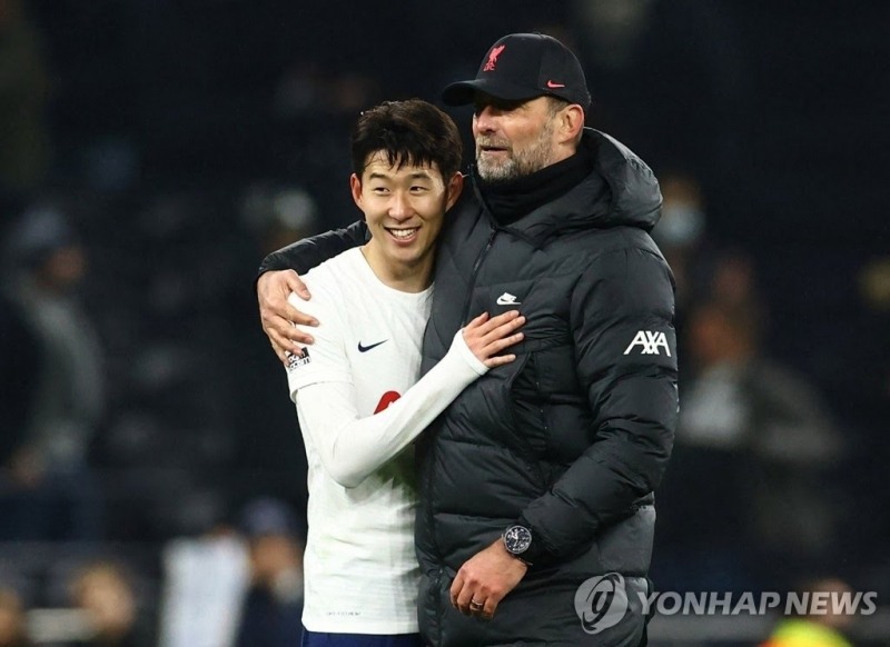 손흥민과 위르겐 클롭 리버풀 감독