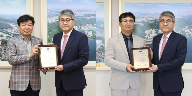 K-뷰티를 선도하고 있는 글로벌 화장품 전문기업 ㈜한솔바이오텍(대표이사 임승호 왼쪽)과 한솔생명과학(주)(대표이사 신형석)이 인재양성에 써달라며 단국대에 각각 5천만 원씩 총 1억 원을 기탁했다.(사진=단국대)