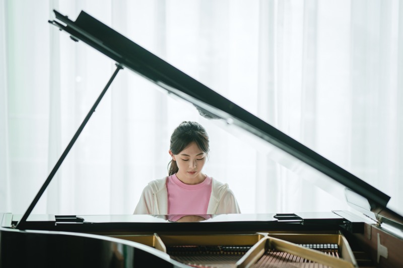 ‘사운드트랙 #2’ 금새록, 연애도 현실도 쉬운 것 없는 현실주의자로 특별한 변신…반전 매력 캐릭터 스틸 공개