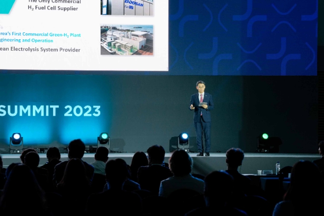 정연인 두산에너빌리티 사장이 지난 7일 ‘2023 인베스트 코리아 써밋’에 참가해 ‘지속가능한 지구를 위한 에너지 산업의 역할’을 주제로 발표하고 있다. / 사진=두산에너빌리티 제공