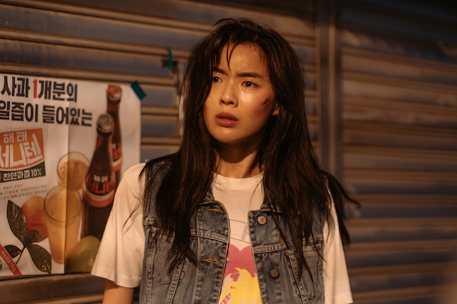 걸크러시의 정석 이선빈. ‘소년시대’ 합류…동네 불량배들 때려잡는 ‘부여 흑거미’로 대체불가 매력 선사