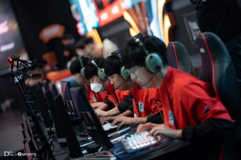포스트시즌 첫 경기 와일드카드전서 승리한 미래엔세종