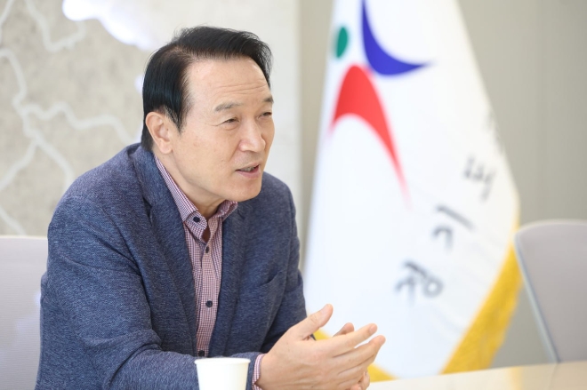 임태희 경기도교육감이 내년 예산안에 과밀학교 해소를 위한 과감한 투자를 하겠다고 밝히고 있다.(사진=경기도교육청)