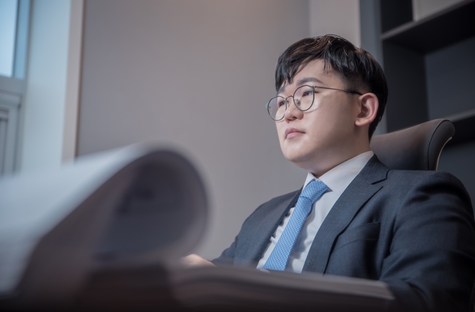 외도로 인한 이혼 및 상간자 소송 증가, 객관적인 증거 수집이 중요