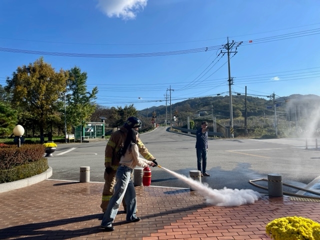 소화기 사용법 교육 / 사진=화순군 제공