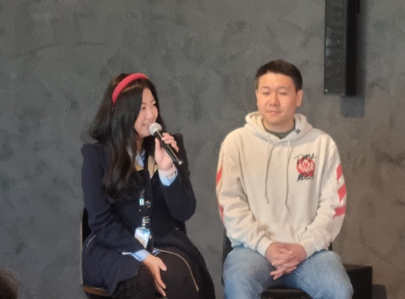 라이엇게임즈 렉시 가오 프로듀서가 신규 챔피언 흐웨이에 대해 설명하고 있다.