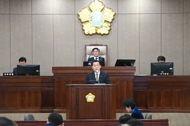 이재준 수원시장이 20일 열린 제379회 수원특례시의회 제2차 정례회에서 시정연설을 하고있다.(사진=수원시)