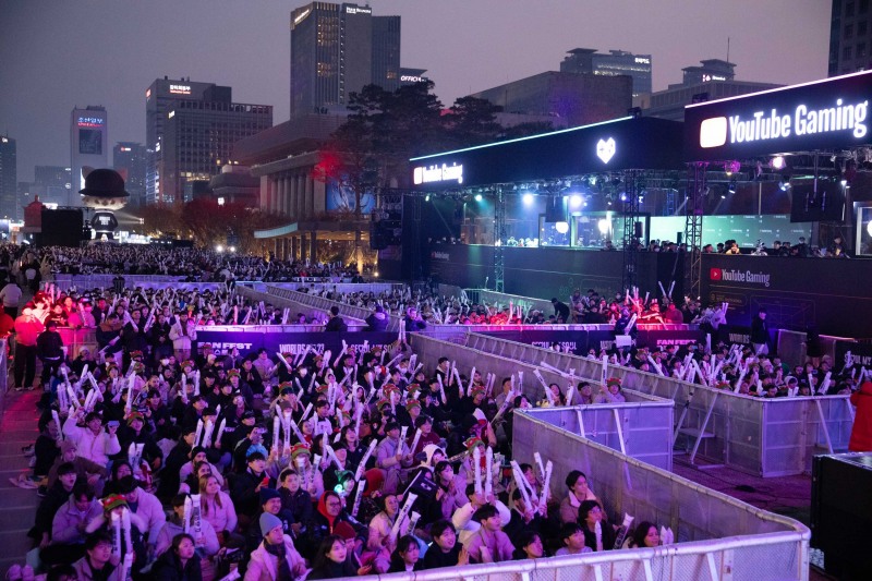 2023 LoL 월드 챔피언십 결승전 거리 응원이 펼쳐진 광화문 광장 [라이엇 게임즈 이스포츠 제공]