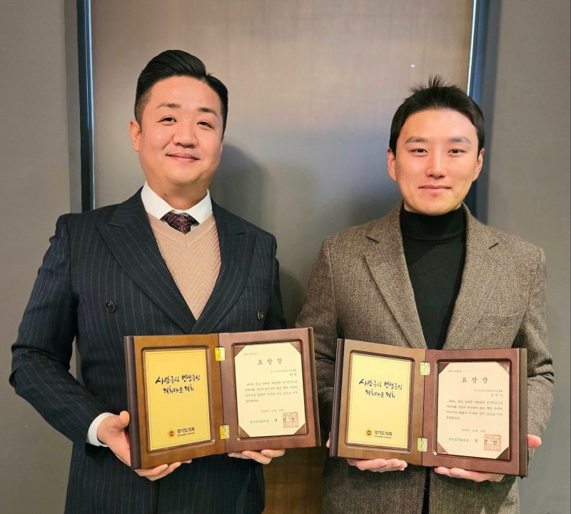 (좌측부터) KT투정보통신㈜ 최현 대표, ㈜디에이치엠 순수덮밥 임민수 대표