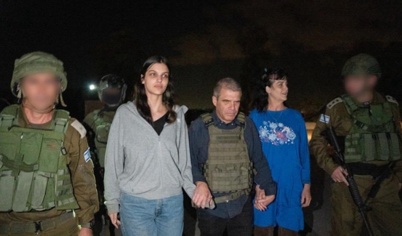 2023년 10월 20일 하마스에게서 풀려난 미국 국적 인질 모녀(사진=연합)