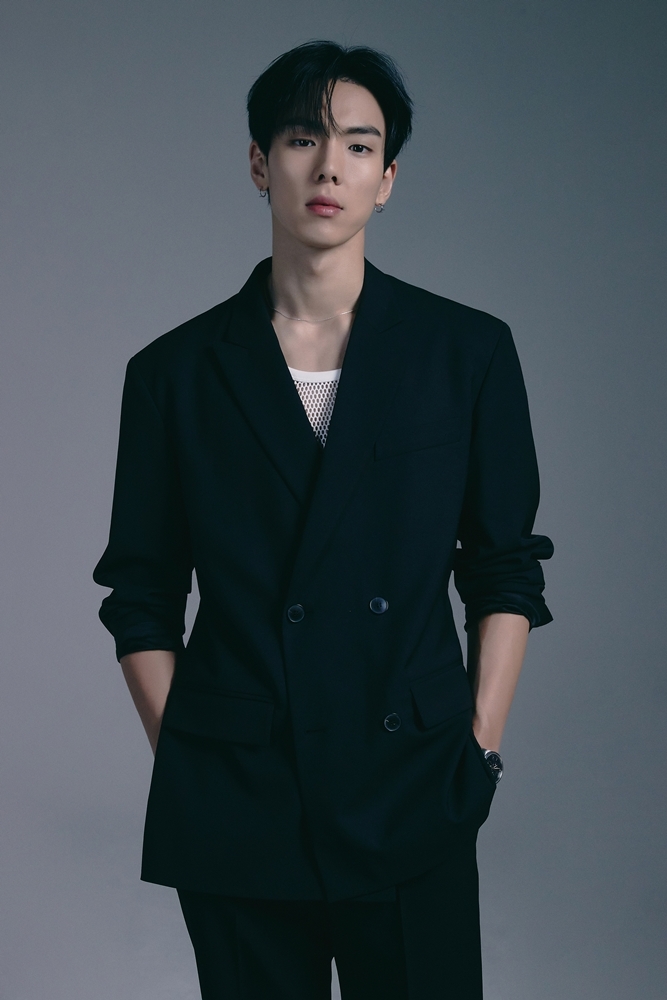 몬스타엑스 셔누, '2023 푸에르자 부르타' 첫 공연 성공적 마무리…관객 홀린 화려한 퍼포먼스