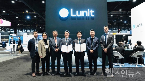 (왼쪽부터)코어라인소프트서정혁이사,백상현전무,최정필대표,김진국대표,루닛서범석대표,오재민사업개발부서장,장민홍상무(코어라인소프트제공)