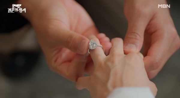 사진=드라마 ‘완벽한 결혼의 정석’ 마지막회에 등장한 ALOD 3캐럿 페어컷 반지