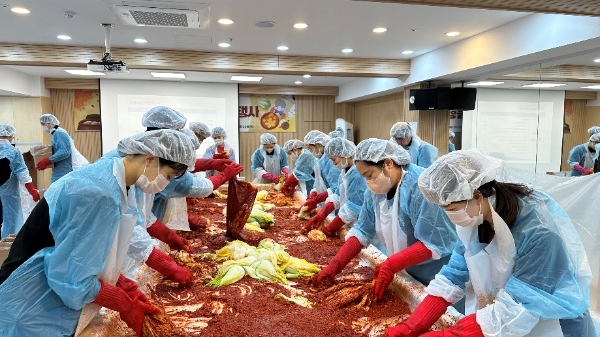 스탠리블랙앤데커, 임직원과 '김장 나눔 봉사활동' 진행