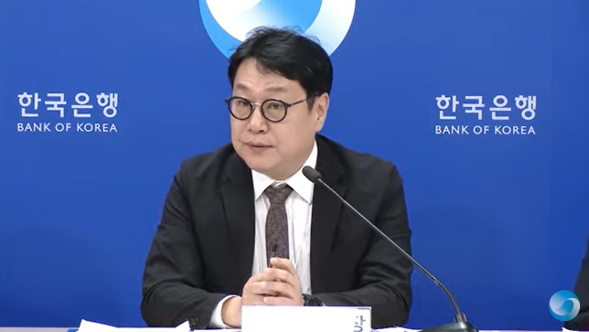 (상보) 이동원 한은 부장 "내년 연간 흑자 490억달러 정도 예상하는 중인데 그 정도 흐름은 나올 것"