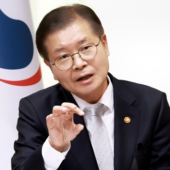 사진: 이정식 고용노동부 장관, 출처: 고용노동부