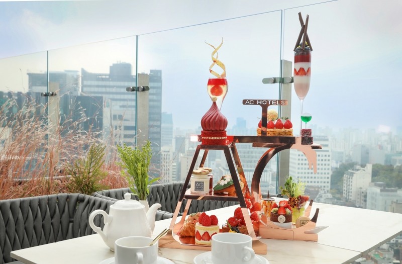 AC 호텔 바이 메리어트 서울 강남, 루프탑에서 즐기는 딸기 애프터눈 티 세트